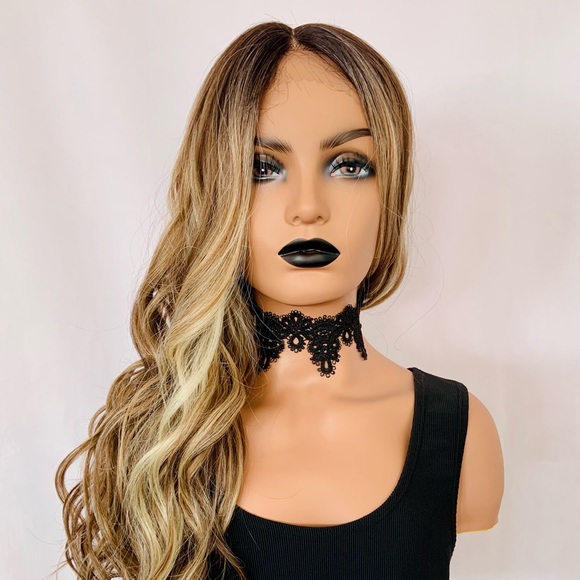 Absolutely Gorgeous 28” Ash Blonde Mix Premium Fiber Lace Front TPart Wig! - Picture 7 of 16